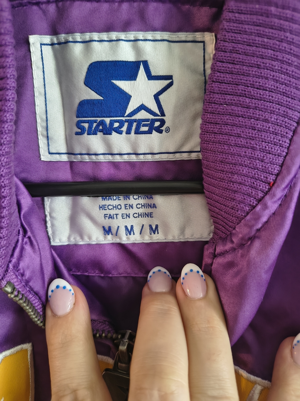 STARTER Purple Los Angeles Lakers Satin Bomber Jacket with Yellow Logo - Picture 4 of 4